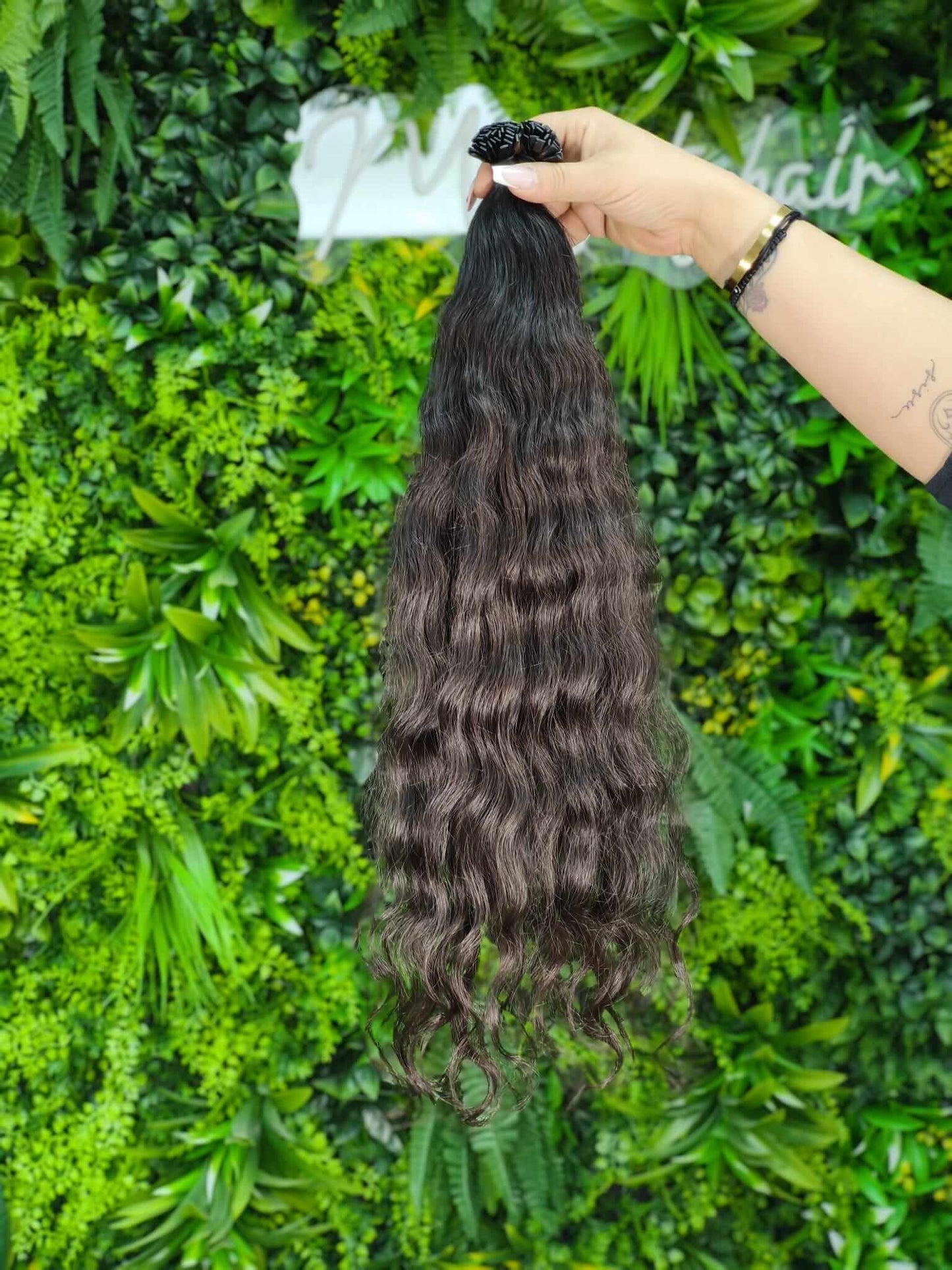 Virgin Echthaar Bondings in Dunkelbraun, stark wellig bis leicht lockig, ca. 72 cm und 287 g, Limited Edition von Miss Faty Hair.