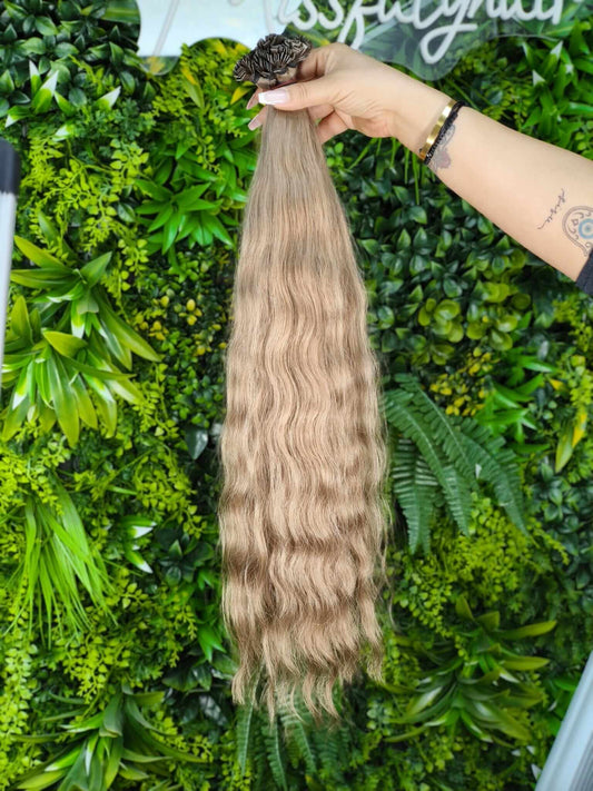 Virgin Echthaar Bondings in Beigeblond, natürlich wellig, 60 cm und 213 g, Limited Edition von Miss Faty Hair.